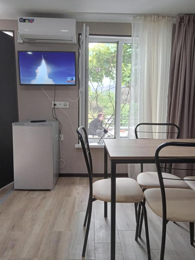 Veranda M Tbilisi Eksteriør billede